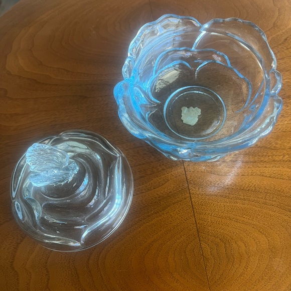 Glass rose and butterfly jewelry box - Picture 6 of 11